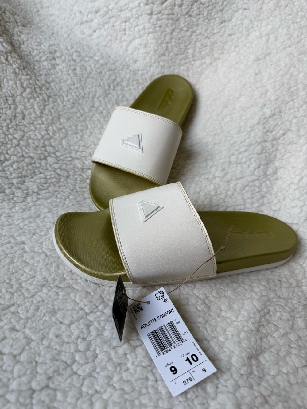 BRAND NEW WHiTE & GOLD ADIDAS ADiLETTE COMFORT SLiDES
